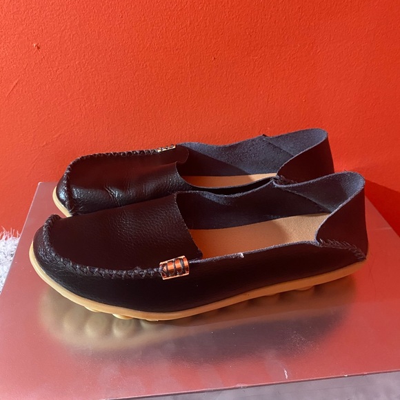 A Woman’s Black Slip On - Picture 2 of 4